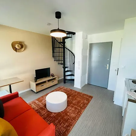 We Live In R - Duplex 501 *
