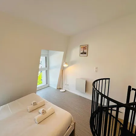 We Live In R - Duplex 501 *