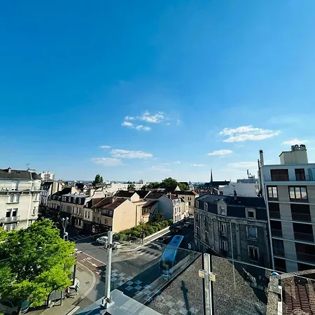 We Live In R - Duplex 501 Reims