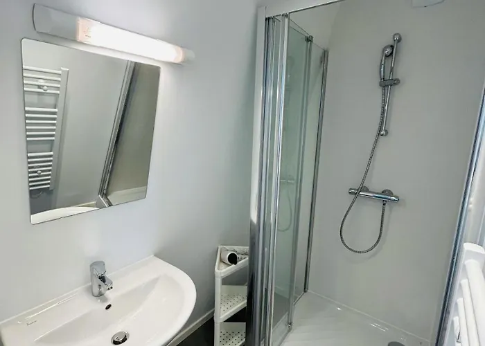 We Live In R - Duplex 501 *